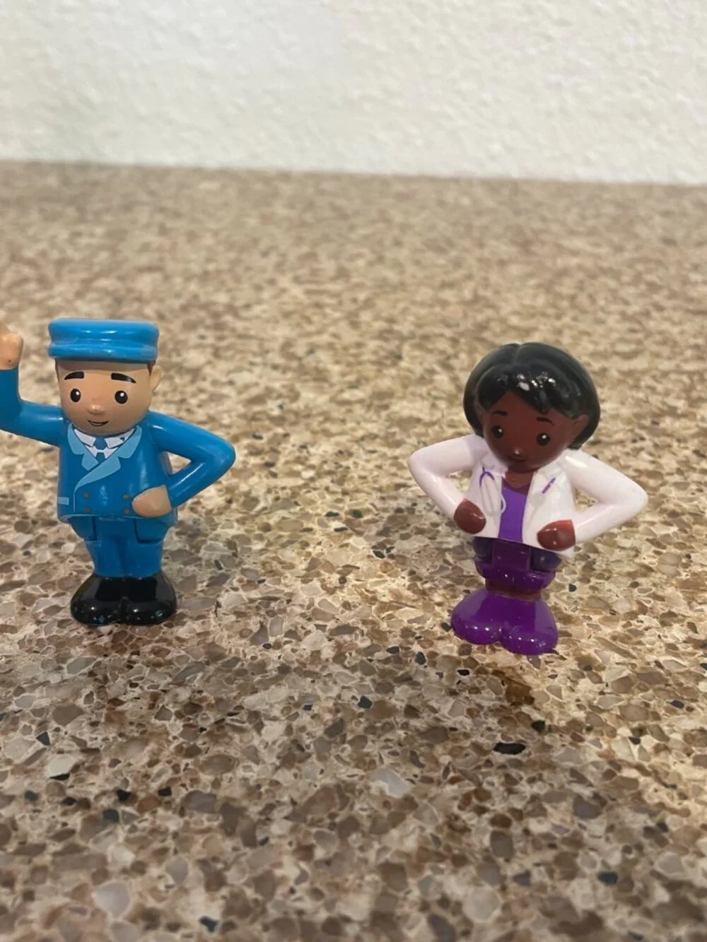 Thomas Train ANNIE and CLARABEL with figurines - complete set